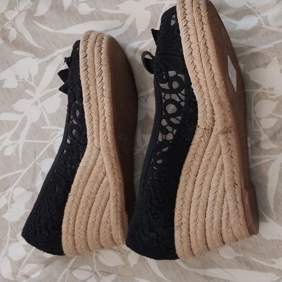 Tory Burch Peep Toe Espadrilles. Size 10 - Picture 4 of 16